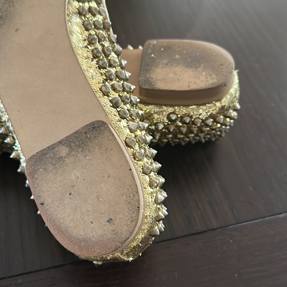 STEVE MADDEN Studly Gold Studded Flat - Picture 4 of 4